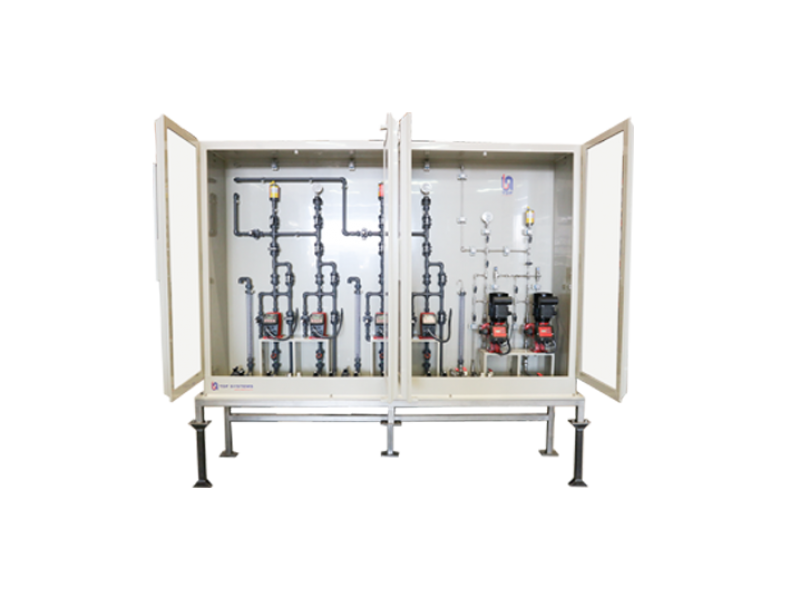 SKIDS DE DOSAGEM QUÍMICA EM ARMÁRIO